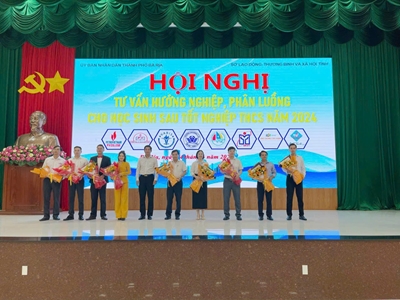 250 HỌC SINH VÀ PHỤ HUYNH THAM GIA TP BÀ RỊA HỘI NGHỊ TƯ VẤN, HƯỚNG NGHIỆP